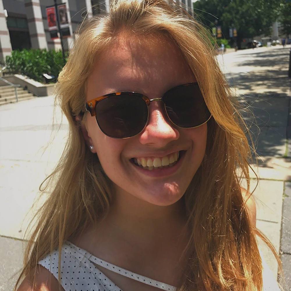 Meet your Posher, Simonne